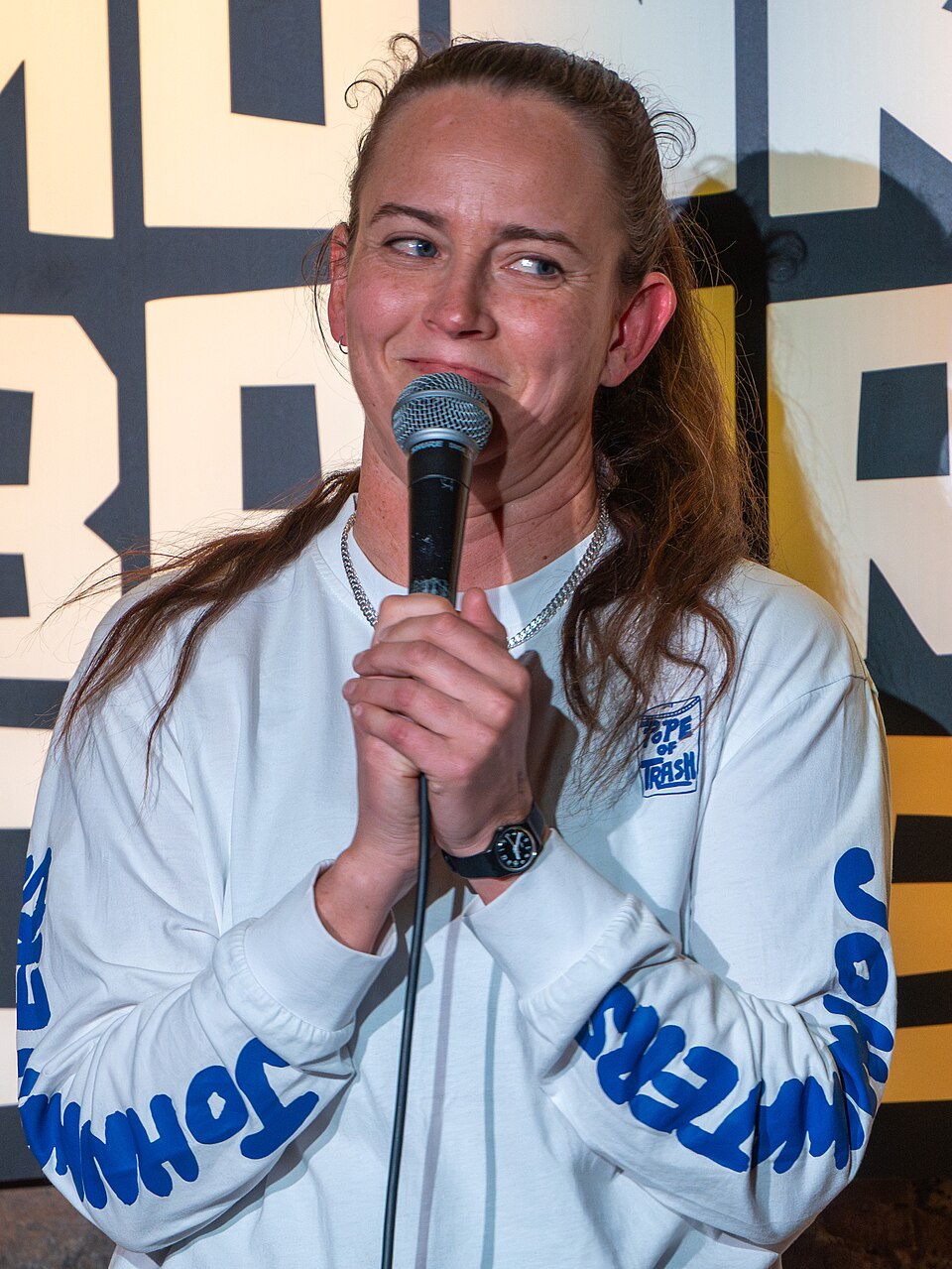 Photo of Zoë Coombs Marr